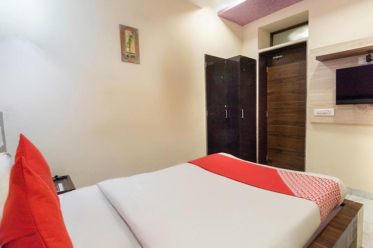 Hotel Oyo 13535 Aakash Ahmedabad Exterior foto