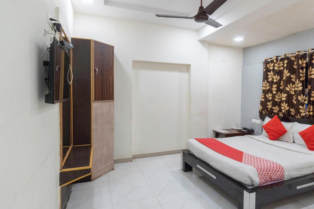 Hotel Oyo 13535 Aakash Ahmedabad Exterior foto