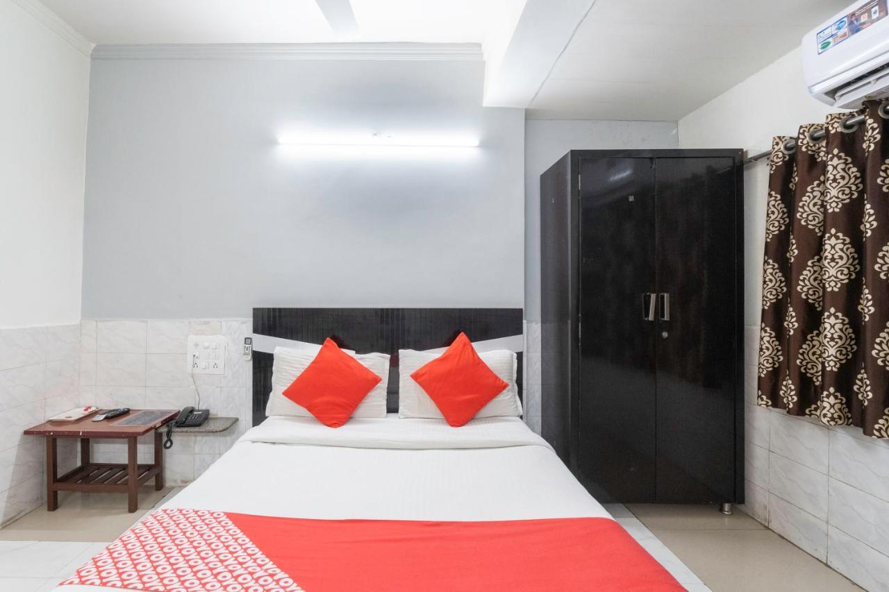 Hotel Oyo 13535 Aakash Ahmedabad Exterior foto