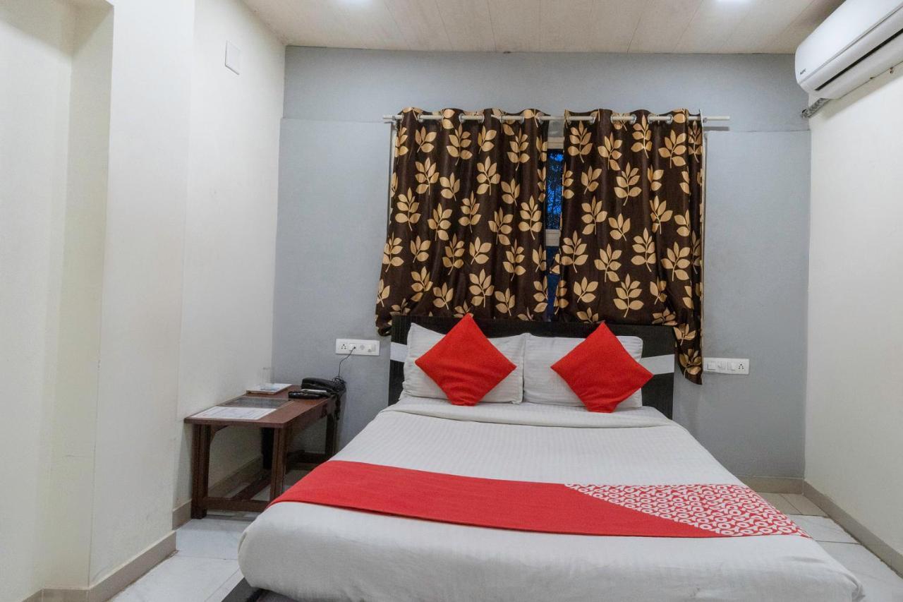 Hotel Oyo 13535 Aakash Ahmedabad Exterior foto