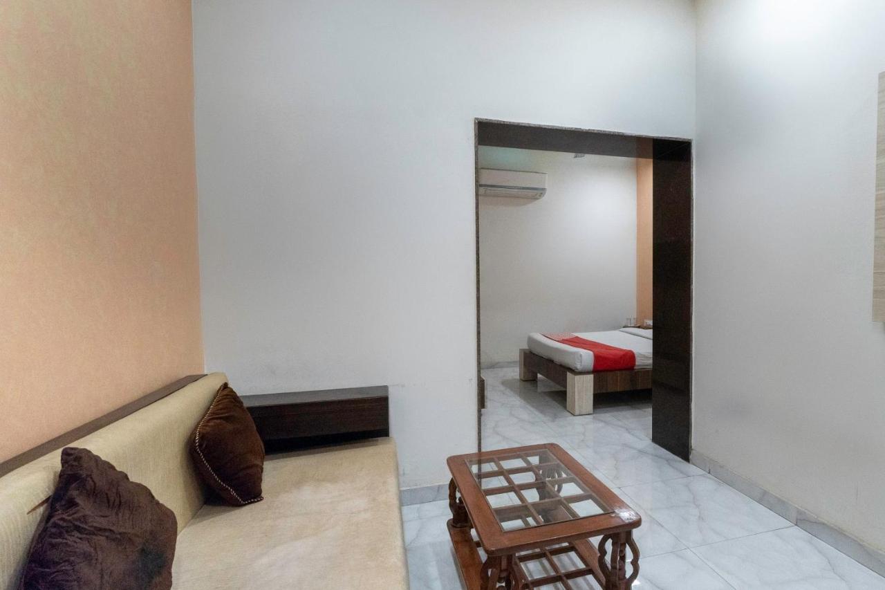 Hotel Oyo 13535 Aakash Ahmedabad Exterior foto
