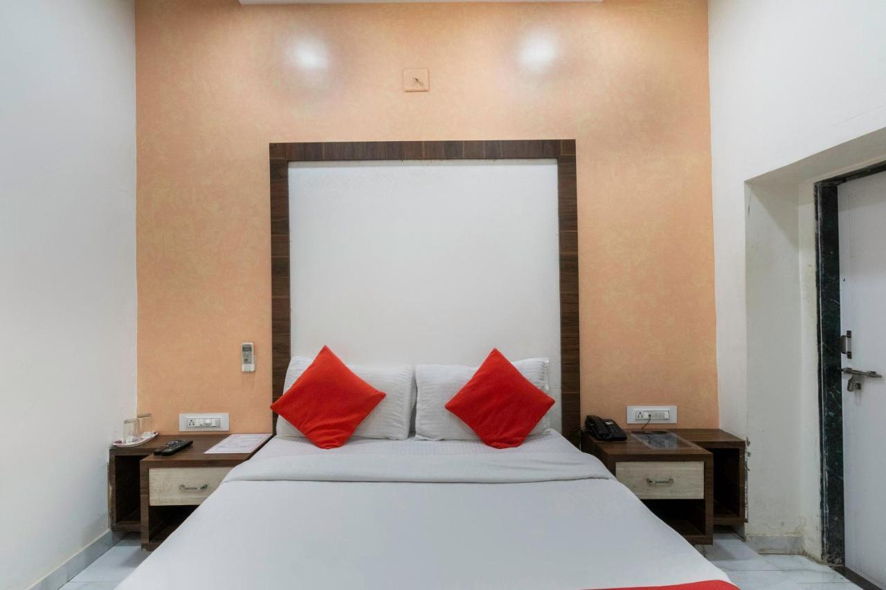 Hotel Oyo 13535 Aakash Ahmedabad Exterior foto