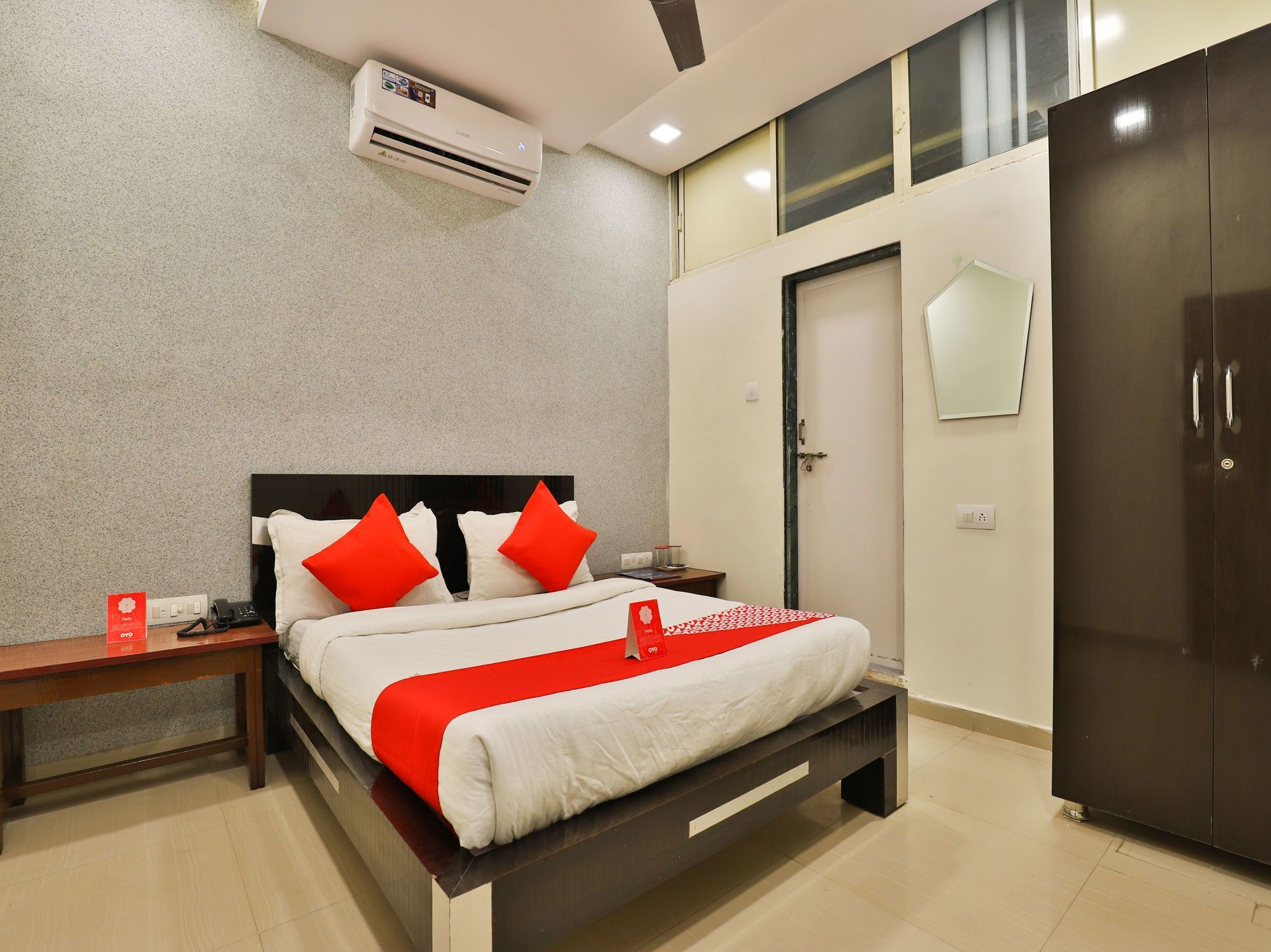 Hotel Oyo 13535 Aakash Ahmedabad Exterior foto
